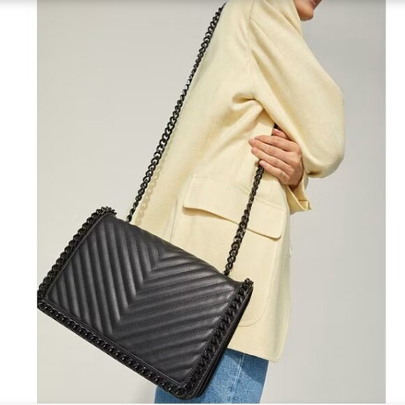 ALDO Greenwald Chain Border Quilted Cross Boody Bag in Black Colour - Picture 1 of 11